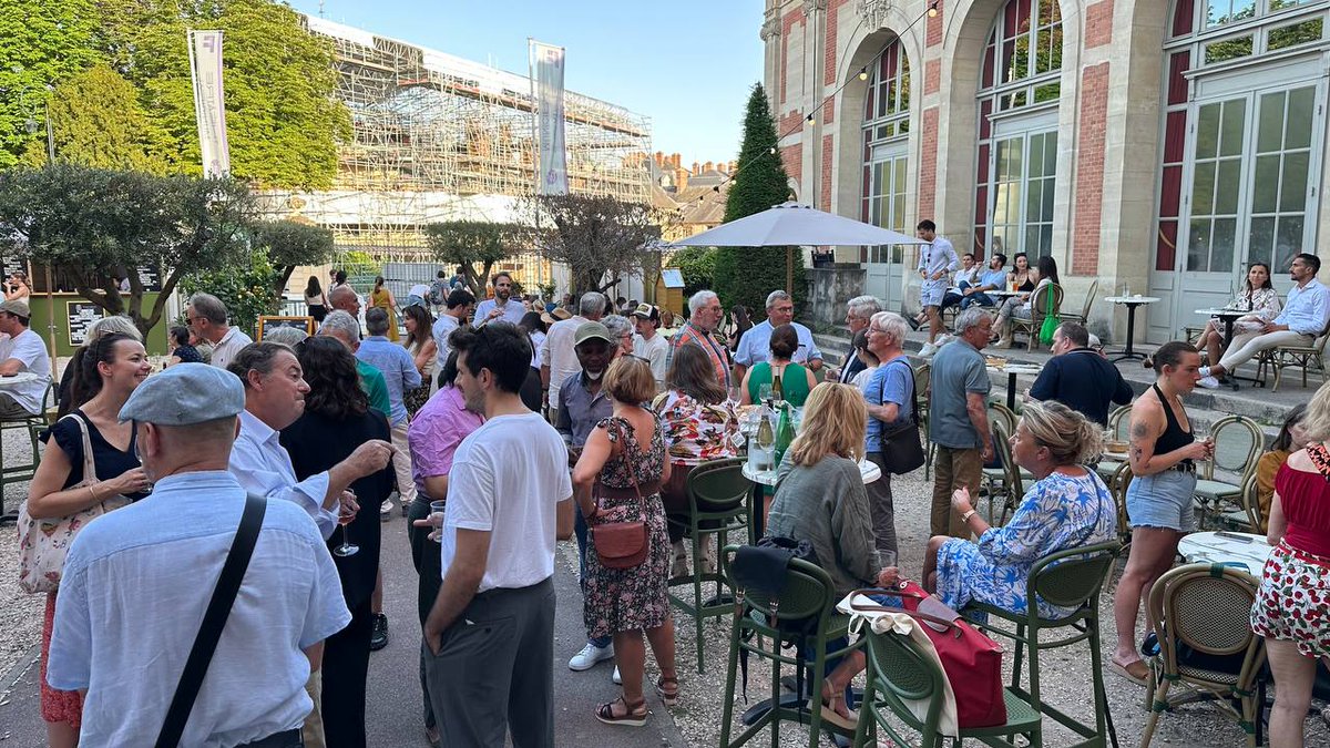 fredvalletoux's tweet photo. Profiter des beaux jours pour retrouver les amis et les soutiens à #Fontainebleau, et les remercier pour leur mobilisation tout au long de l’année à mes côtés. 🙏 https://t.co/0k4IeJzF6y