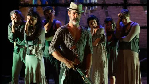 autenticoteatro's tweet photo. .@fernangomezCCV
Tarde de viernes teatral con #Labarraca
@maguimira
@AHortelanoWeb @elenalferez @JaimeRibaFer
@teatrodemalta @_PENTACION_ @OLYMPIAMETROPOL @JCimarro https://t.co/AirI4pL6Xv