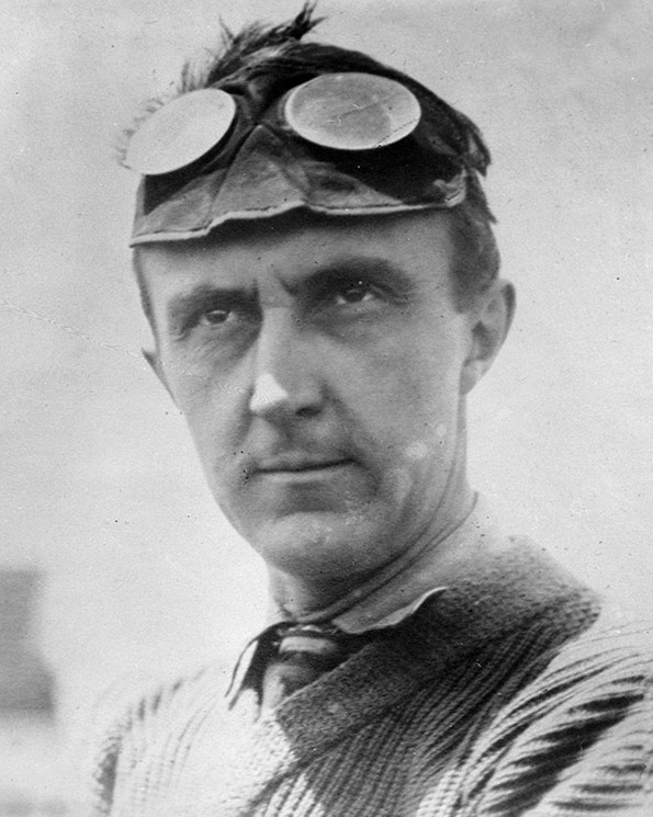 URDailyHistory's tweet photo. 30 May 1911: Ray Harroun wins the first #Indianapolis 500 auto race in his #Marmon Wasp car. He averaged 74.6 miles per hour. The average speed today is ~190 miles per hour. #Indy500 #History #OTD #ad https://t.co/joUtwgzJsG https://t.co/aBjvsp8umu