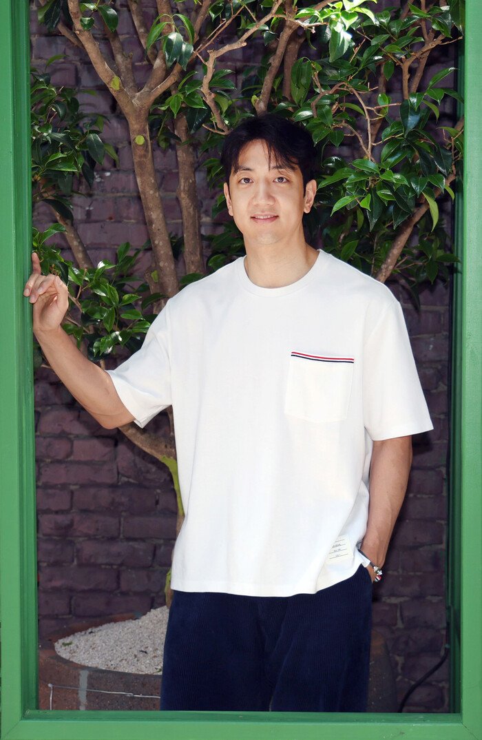 kko_hooni's tweet photo. 그에게 우승은 “내가 직접 낚아채 오는 것”이다. 그는 “죽기 살기로 싸우고 부딪히는 과정을 경험한 끝에 획득한 반지를 보니 더 값지게 느껴지더라”고 했다.
https://t.co/uTua6bpU44 https://t.co/CxjG23QtUm