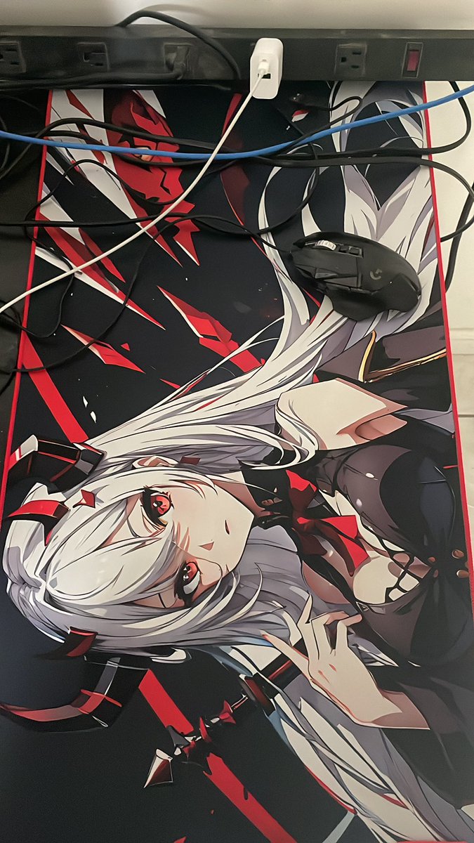 Player___ABC's tweet photo. Bought myself a new mouse pad from @microcenter https://t.co/STVS4xzPPs