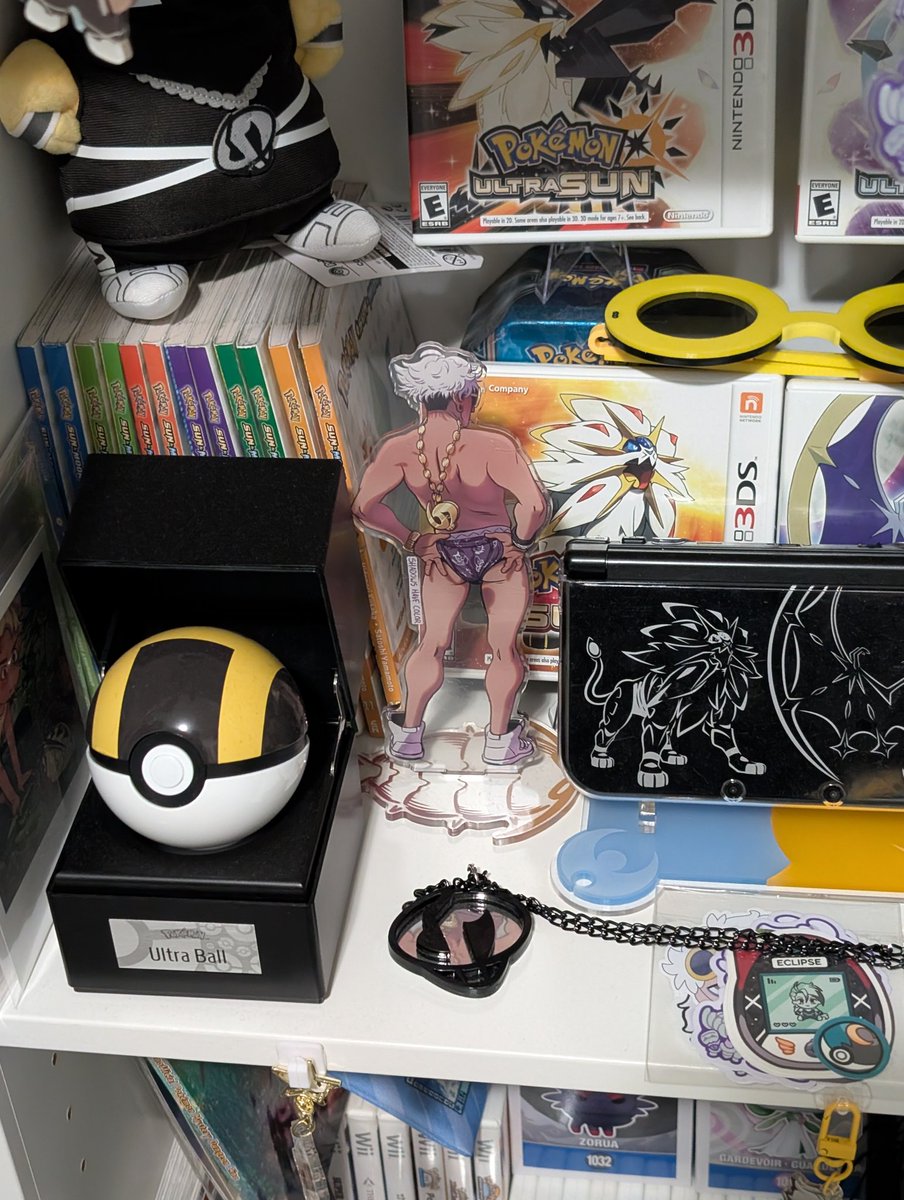 EyesoreFTB's tweet photo. Mans got his whole cheeks on display. Hehe Guzma acrylic standee from ShadowsHaveColor on Etsy/Tumblr :3 https://t.co/CEqf8tlxes