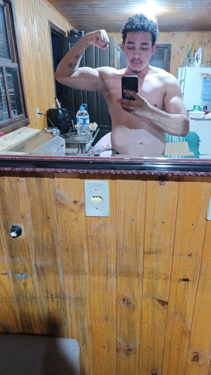 cg_SANTOS_'s tweet photo. O cabelo tá uma merda e to um pouco retido, mas tá ficando bom de novo https://t.co/aKCn8TXNsd