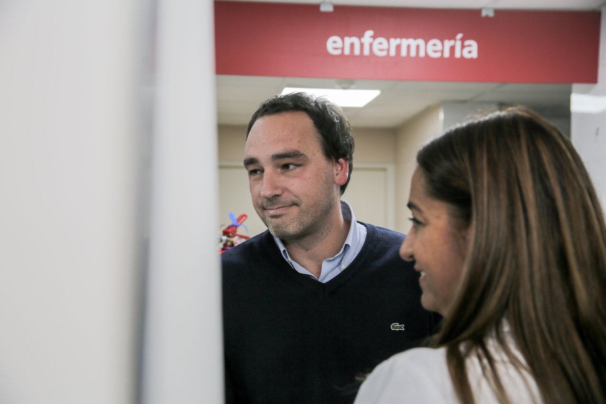 RodoMontero83's tweet photo. En San Rafael dimos detalles de una obra estratégica para toda la salud del Sur mendocino: el nuevo Centro Oncológico y la nueva Área Departamental de Salud, una inversión que supera los $8.000 millones y que beneficiará de manera directa a más de 300 mil mendocinos. https://t.co/qQ3Ezva6bi