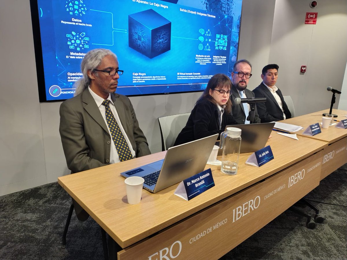 IIBI_UNAM_MX's tweet photo. 2/3 Hoy se reflexionó en conferencias magistrales, charlas y mesas redondas sobre datos y metadatos en la investigación, IA y tecnologías emergentes, interoperabilidad en la memoria del Antropoceno e innovación disruptiva. https://t.co/XMZHCIZQBd