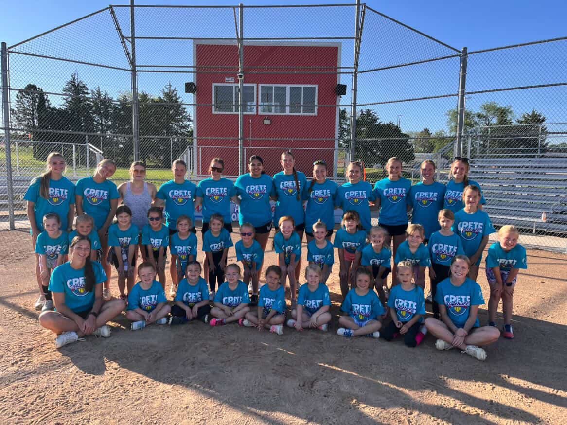 madynn_dunham10's tweet photo. Enjoyed spending this week helping with our youth softball camp. I am thankful for the opportunity to work with future ballers! 🥎

@CreteSoftball https://t.co/Dif6Z2cQKm