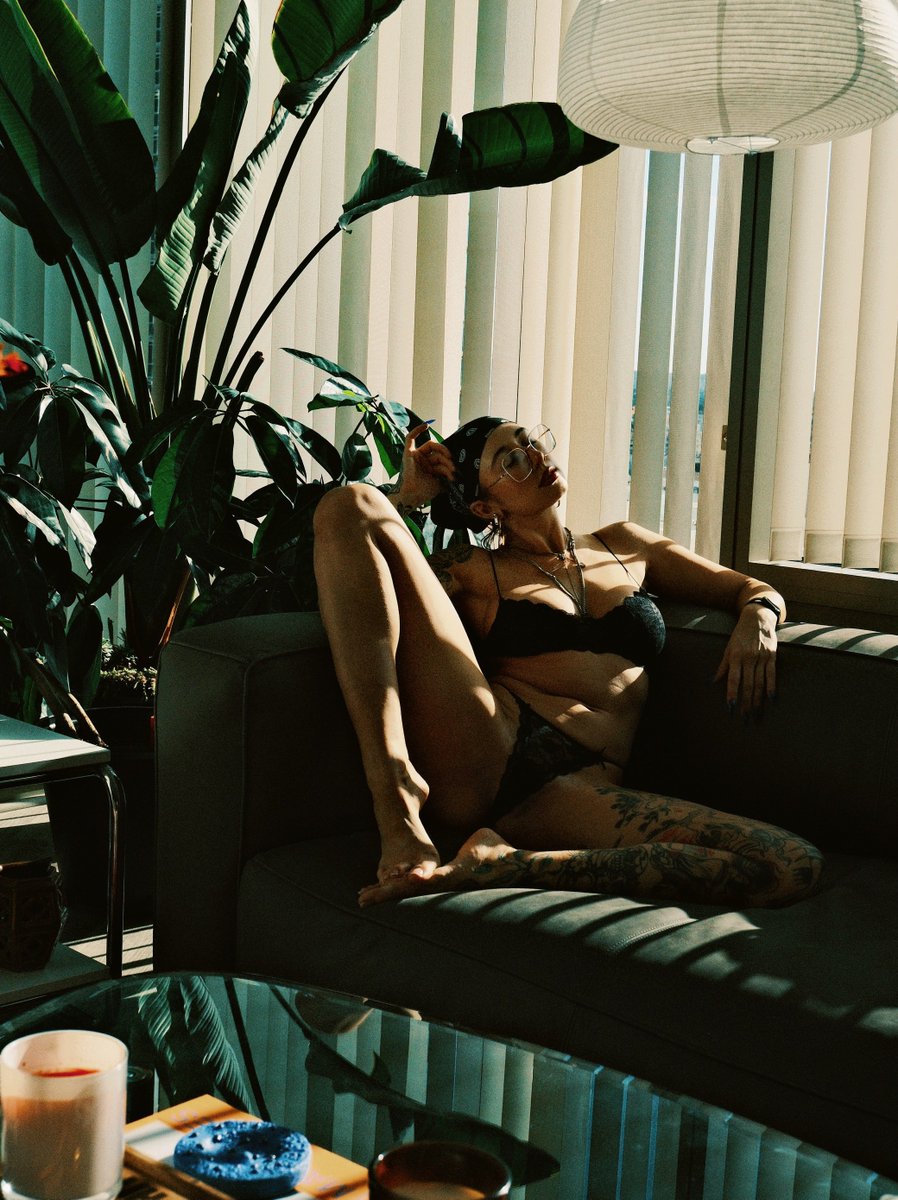 fitty_d's tweet photo. Couch potato https://t.co/m5qYLOjIHN