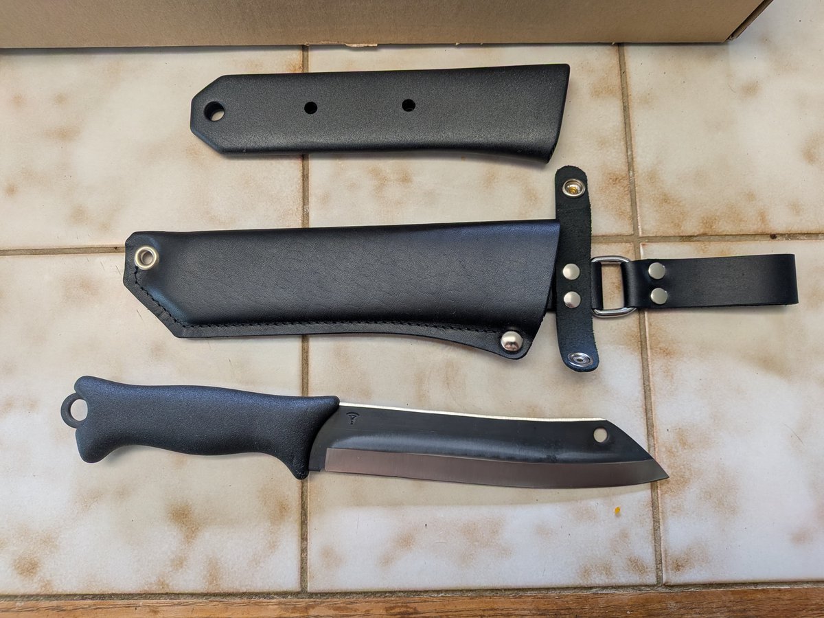 GrandZeroGaming's tweet photo. New Knife Thursday.
My Skrama 200 arrived from @Varusteleka in Finland and I just gotta say WOW. This thing is absolutely awesome. https://t.co/mMqVp58CRT