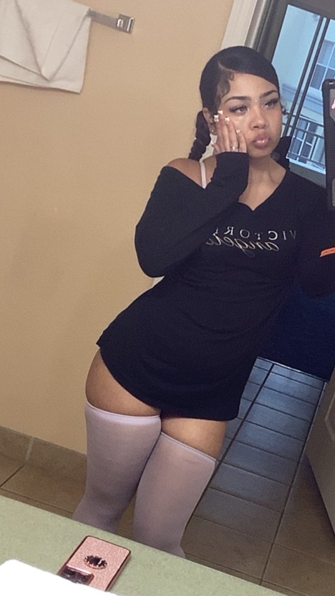 brittmami111's tweet photo. Sweet sexy pics #sexy #outfitinspo #kawaii #babygirl #mixed #lightskin https://t.co/ijZlNDvKaW