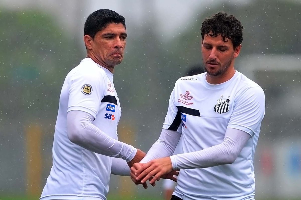 tntpeixao123's tweet photo. Pergunta de peso agora! Quem foi melhor com a camisa do Santos Renato ou elano? Respondam aqui nos comentários. 📱 https://t.co/e824jVlAdZ