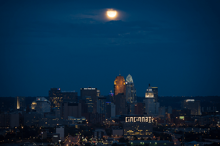 LearnWithNASA's tweet photo. Turn your eyes to the sky this weekend because this only happens once in a Blue Moon.🔵

Seriously! It's your chance to spot a Blue Moon! But what does that mean? Learn what makes this event unique &amp; why certain full moons have special names: https://t.co/jRpsSMmJKT https://t.co/1Ba0QNUZ5H