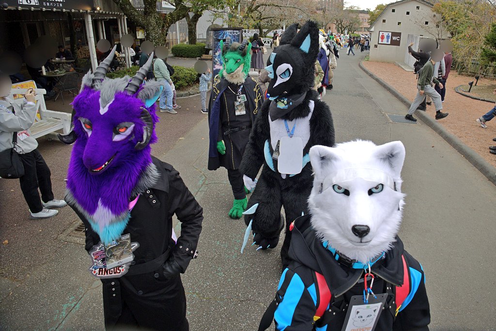 asufia_coffee's tweet photo. #FursuitFriday
#FurticStudio
#Kemocon18 

集合写真のエリアへ🐺🐐🐺🐉

今年のケモコンも期待⌛ https://t.co/bfbyBH4NBj