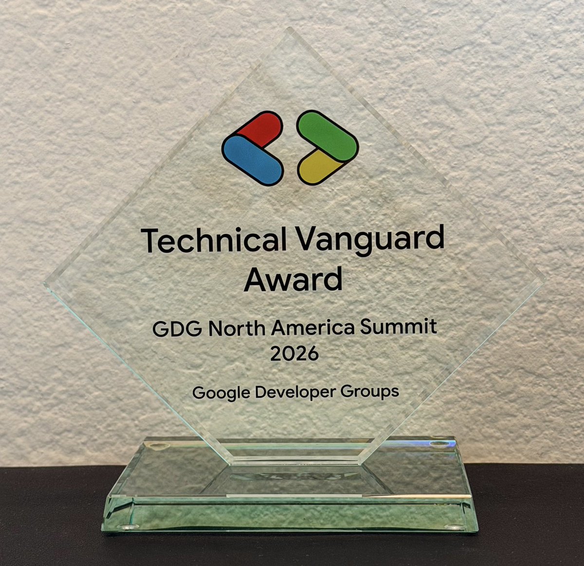 abhirupvg's tweet photo. Deeply honored and beyond grateful to be presented the Technical Vanguard Award at the GDG North America Summit 2026!

Thank you @Google @googledevs

@asudsc https://t.co/i3xSByq2et