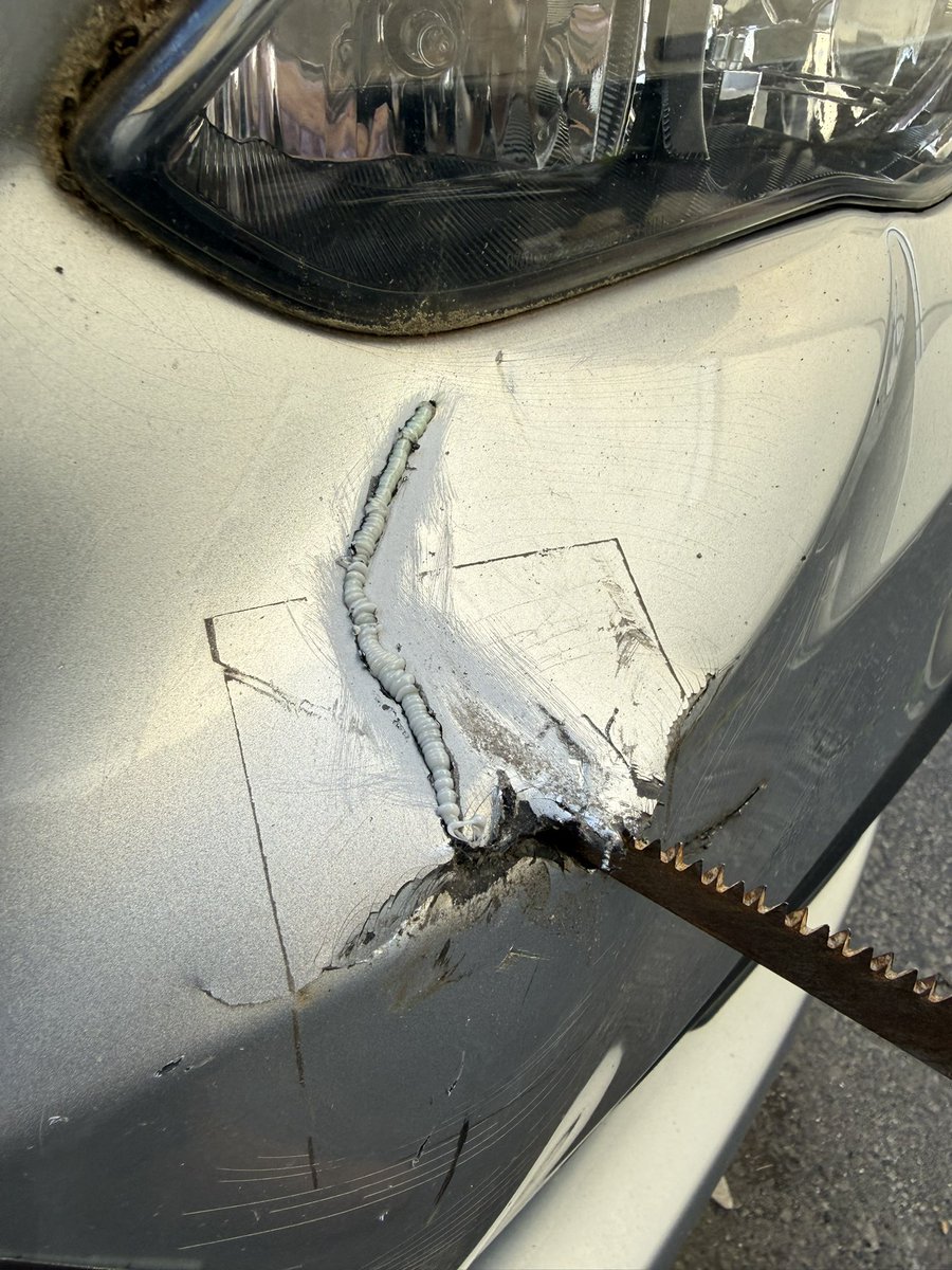LobotomyRob's tweet photo. Melted my bumper back together with a 3D pen https://t.co/TSNmwDdDOP