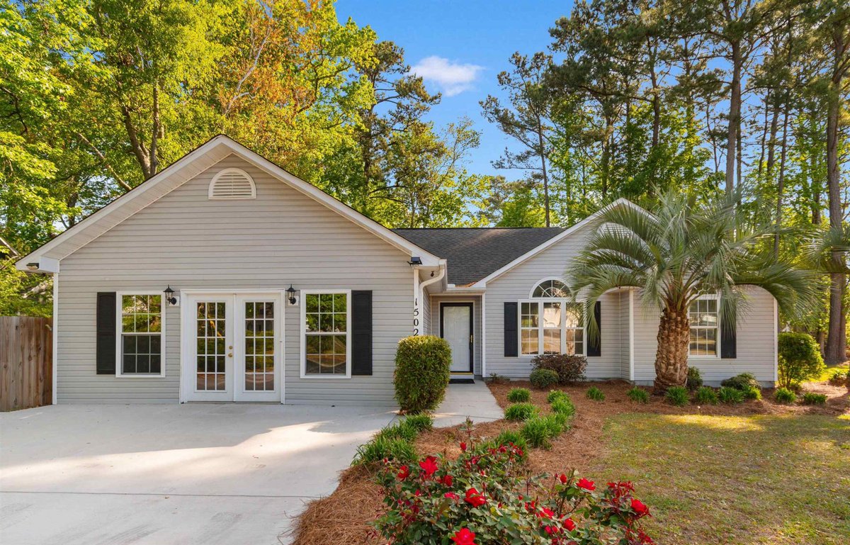 21thomasrealty's tweet photo. Live the beach lifestyle without the HOA fees
Beautiful 3BR home with split-bedroom layout, updated features, screened porch
📍1502 25th Ave. N, North Myrtle Beach
💲414,900 | MLS# 2609955
📞 The Smith Team: (843) 273-3002
📞 Shannon Smith: (843) 742-0577
https://t.co/2Za10IT8aM https://t.co/9lZCskJAD8