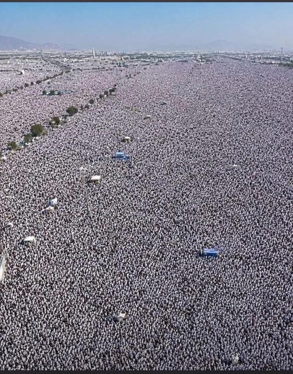 MSeruci's tweet photo. Hz peygamber ilk vahiy aldığın da hz Hatice’ye bana kim inanacak demişti . Bu seneki hacdan bir görüntü Allah haclarını kabul eylesin bu mübarek bayram kemmiyetimiz kadar keyfiyetimizin de artmasına sebep olsun https://t.co/5hdyIlxdGR