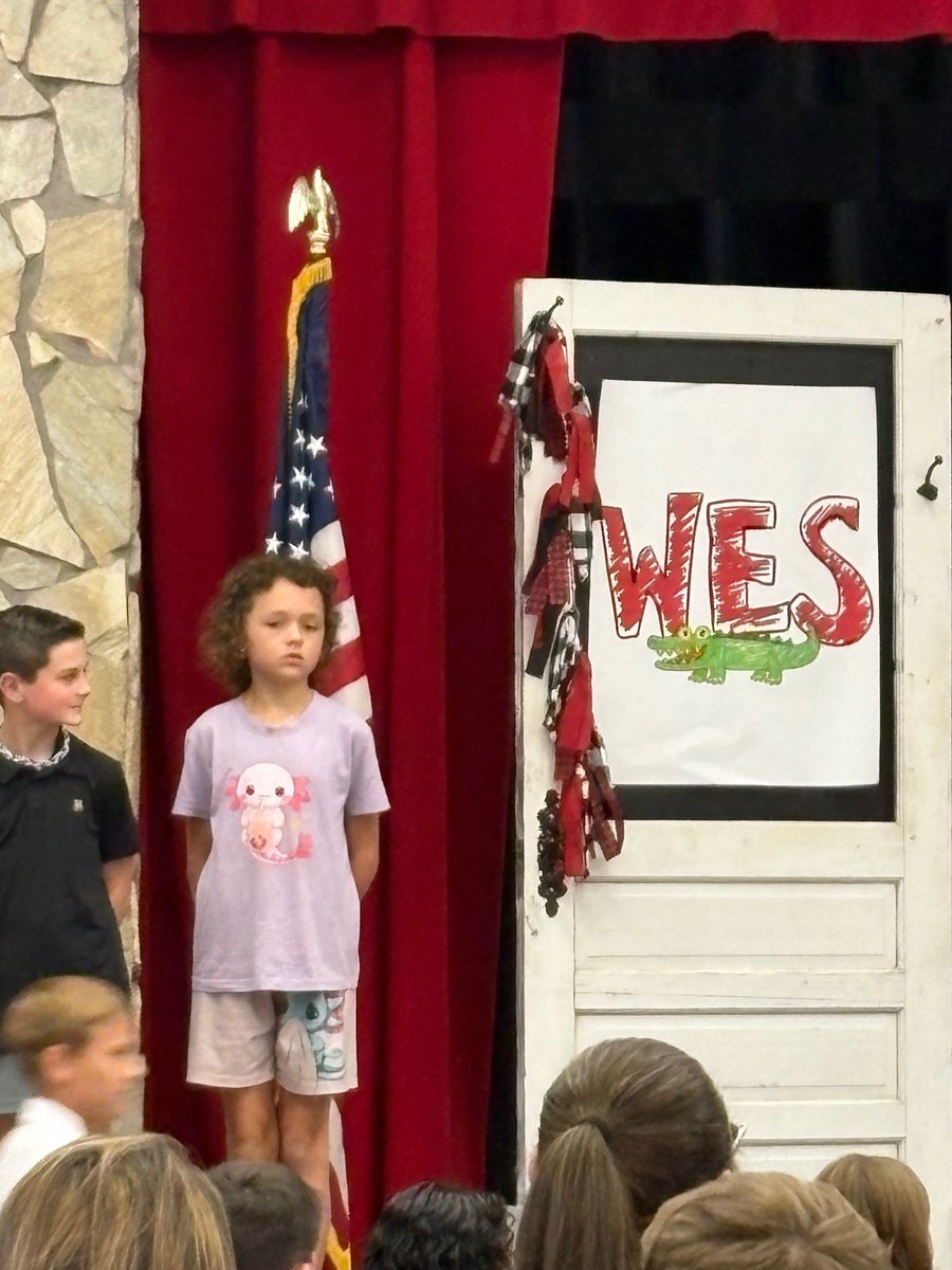 beautifulandark's tweet photo. Going to 4th grade next year 🎉 https://t.co/0cATUrzD0X