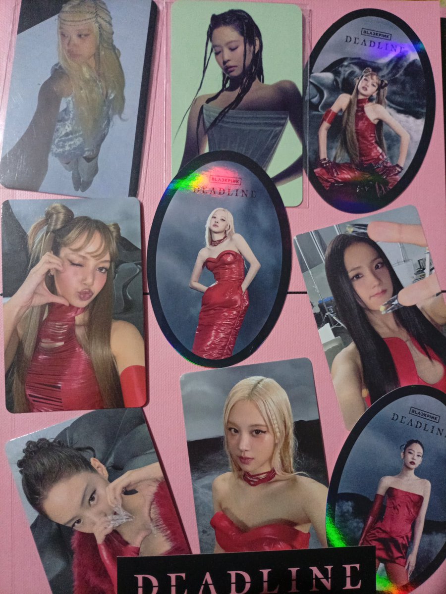 roksvlisa_'s tweet photo. Meu Photobook do Deadline chegou 😭 (já faz um tempinho)

Minha primeira compra na @StoreKLine 🩷 https://t.co/L9bSvlNfAs
