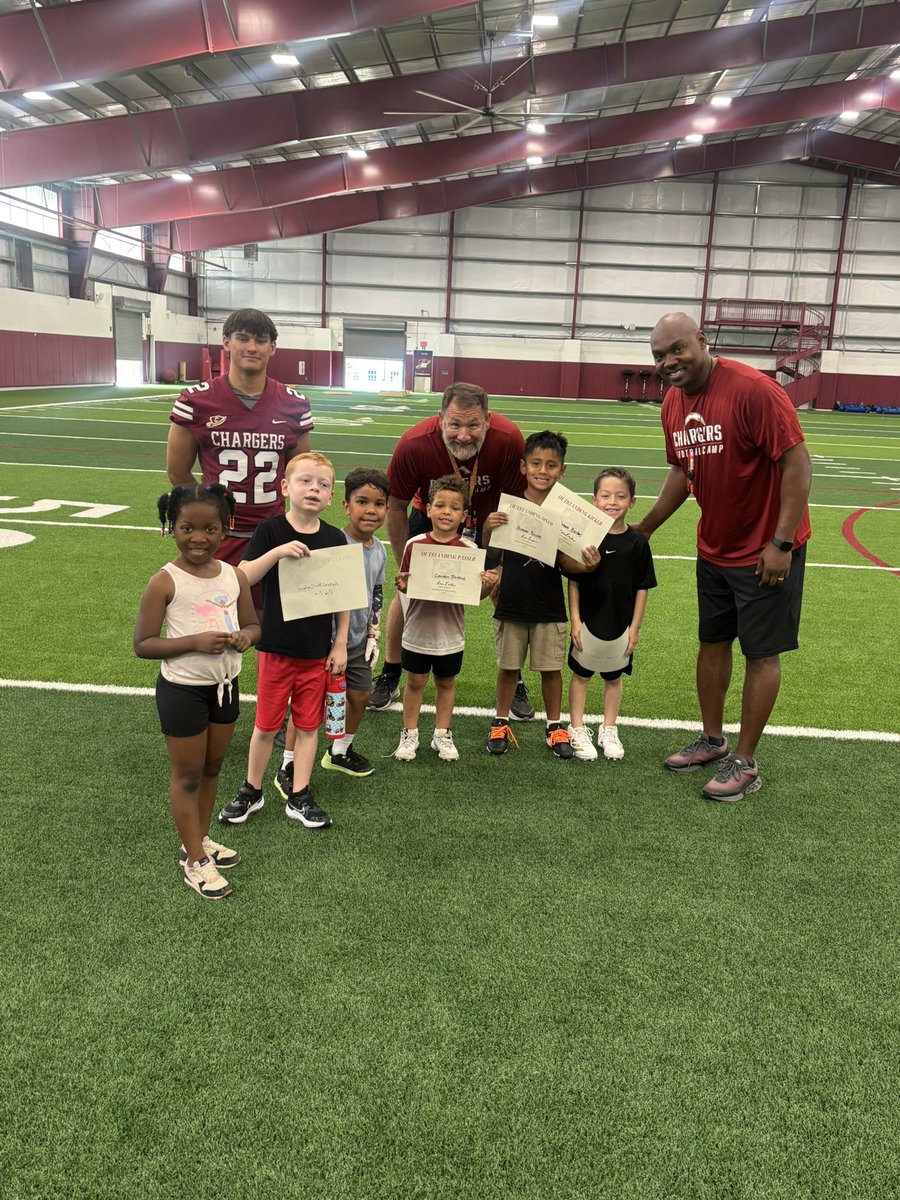 CHSChargerFB's tweet photo. 🏆 Final day of Youth Charger Camp was a blast! We wrapped up with an epic Olympics day and non-stop fun. Thanks for an amazing camp!⚡️ #GetChargedUp https://t.co/vzVpZQl2MV