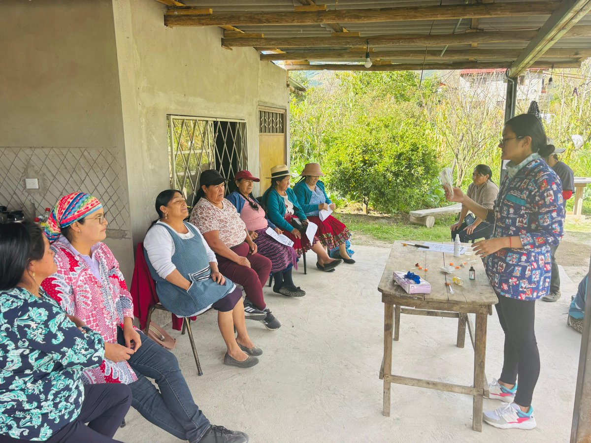 Agricultura_CZ6's tweet photo. #Azuay | Realizamos un taller práctico de castración química en cuyes junto al grupo Mujeres Agroproductoras El Cabo, del cantón #Paute, fortaleciendo conocimientos y mejorando el manejo productivo en la crianza de cuyes. https://t.co/mL2CTEvosO