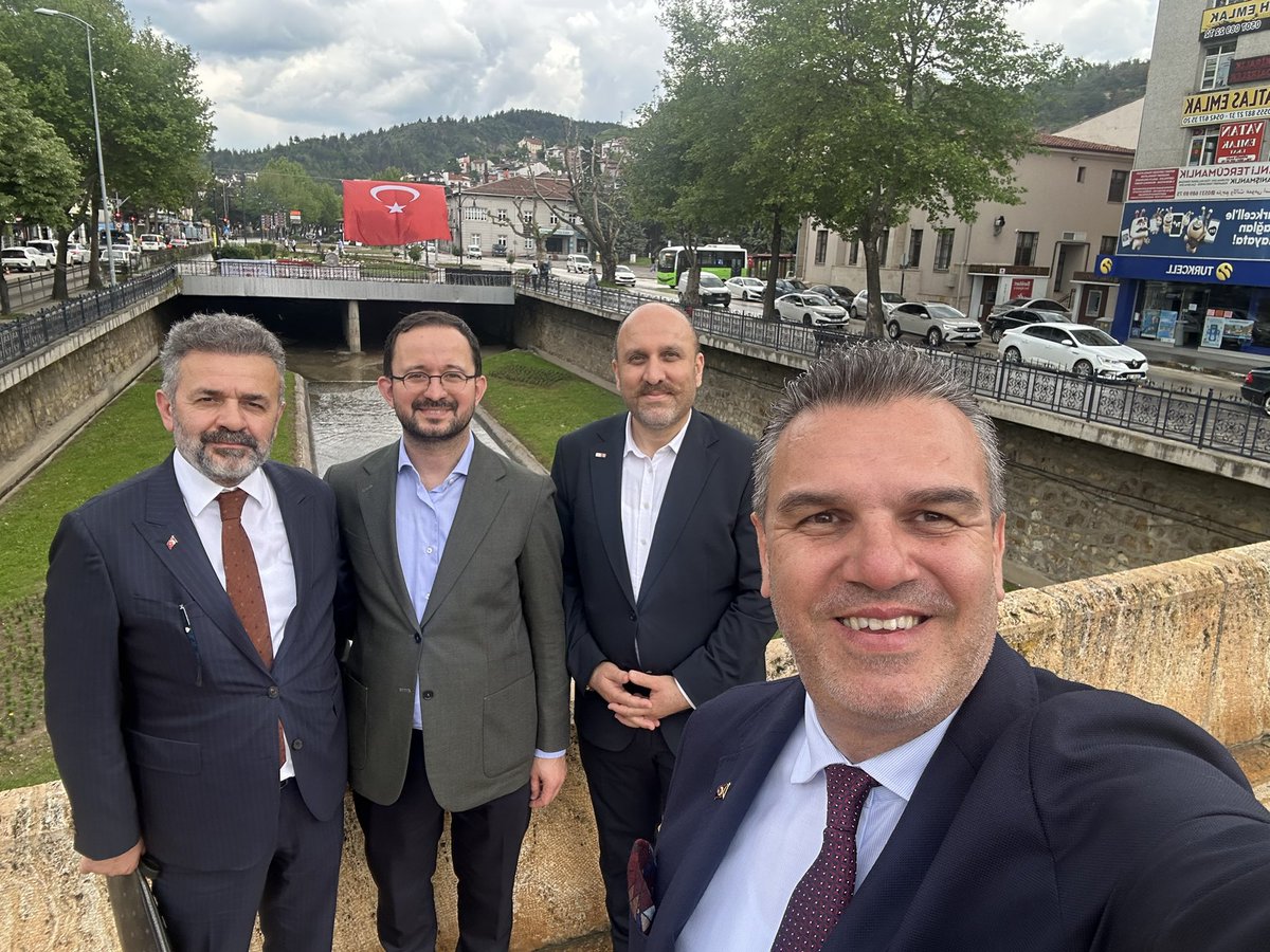 AliogluErcan's tweet photo. Kastamonu Valiliğimizde, Tarım ve Orman Bakanımız Sayın İbrahim Yumaklı’nın teşrifleriyle gerçekleştirilen bayramlaşma programında kıymetli hemşehrilerimizle bir araya gelmenin mutluluğunu yaşadık.

Birliğimizin, beraberliğimizin ve kardeşliğimizin daim olduğu nice bayramlarda buluşmak dileğiyle…

Kurban Bayramımız mübarek olsun.

#Kastamonu #KurbanBayramı #AKParti