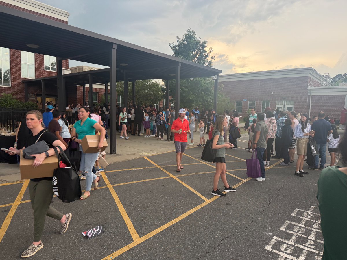 CMSboard's tweet photo. Last Thursday, CMS families braved the rain to attend STEAM into Summer! A big shout-out to our Family and Community Engagement team for planning such a meaningful evening, and to Pineville Elementary for hosting. https://t.co/XzgD6QjEhi