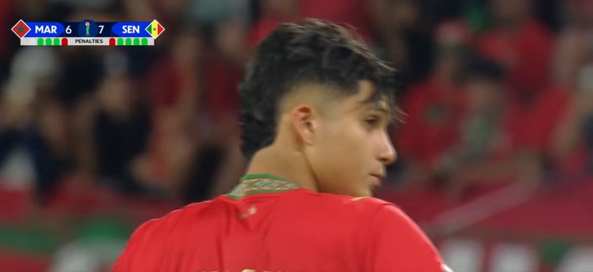 SaidAmdaa's tweet photo. 🇲🇦🇸🇳 Fin du suspens après cette séance de TAB LÉGENDAIRE entre le Maroc et le Sénégal (allez voir)

Le Sénégal accède à la finale, pourtant le Maroc a eu la balle de match… 

Yaakoubi, formidable dans ses cages, en sort 3. 🧤🧤🧤

On peut être DÉGOÛTÉ... 😞
Adieu la finale. https://t.co/OgZyqSVuNT