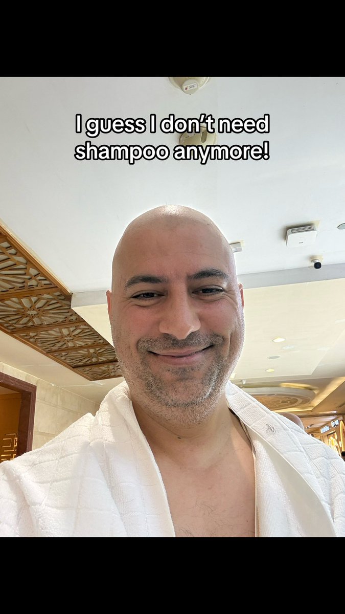 AshSam80's tweet photo. I guess I don’t need 
shampoo anymore!

أكملنا طواف الإفاضة ورمي جمرة العقبة الكبرى ونحر الأضحية ثم حلقنا وتحللنا على سنة رسول الله صلى الله عليه وسلم 
#mecca #مكة #eidmubarak #bald #baldhead https://t.co/cXlooX1oPY