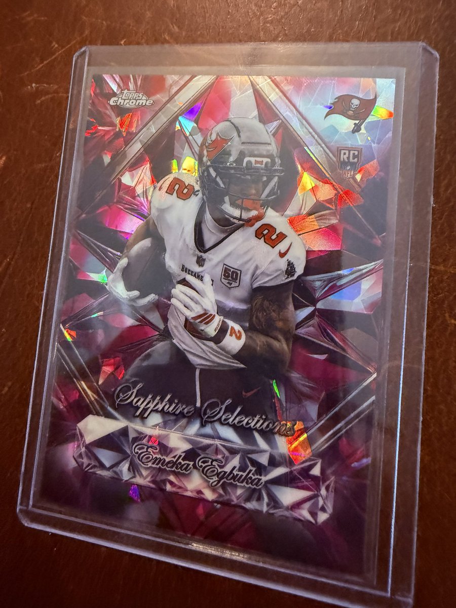 bpmacphee's tweet photo. @Topps #padparadscha https://t.co/RZ9S1nNuwO