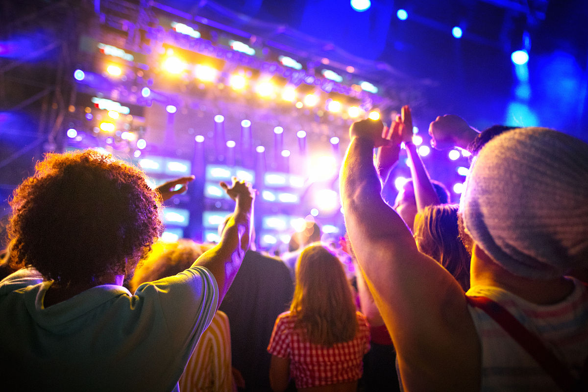 412363q's tweet photo. Nothing beats that raw, goosebump-raising feeling when your favorite song drops right on cue at a live show—pure magic that sticks with you long after the set ends!， https://t.co/jRPWdlUjAP