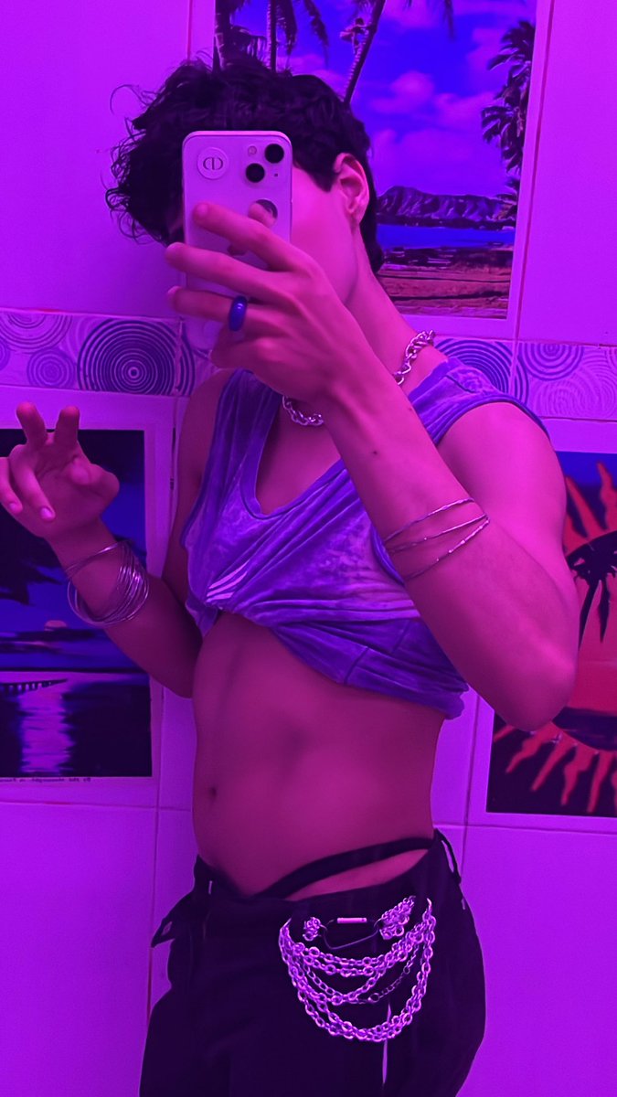 cessar_fd's tweet photo. purple on me? https://t.co/65njftYXXe