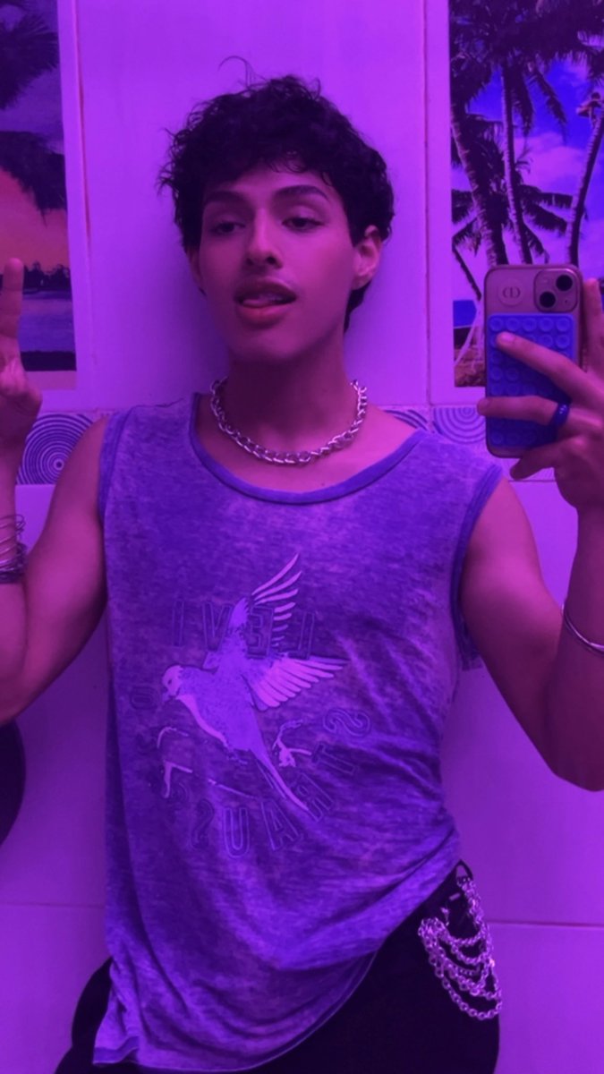 cessar_fd's tweet photo. purple on me? https://t.co/65njftYXXe