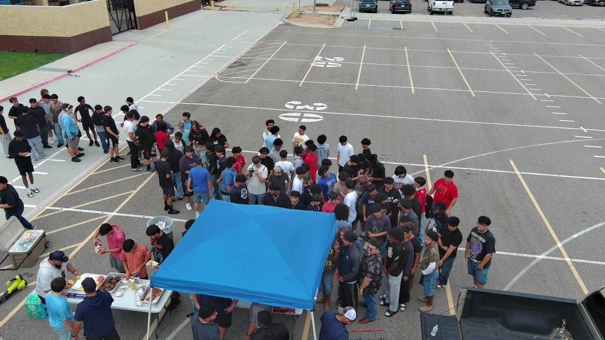 CoachOrtiz2707's tweet photo. Last day of school cook out for the boys! #TPND https://t.co/PsD18qE1hi