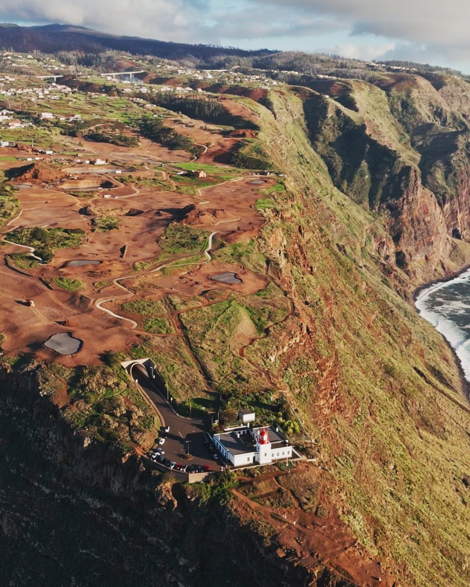 FaldoDesign's tweet photo. Scenes from the breathtaking Ponta do Pargo project in Madeira.
The team has now begun preparing the soil and installing the specialised growing layer for the putting greens.
#FaldoCourse #Madeira https://t.co/fbTJCHKEay
