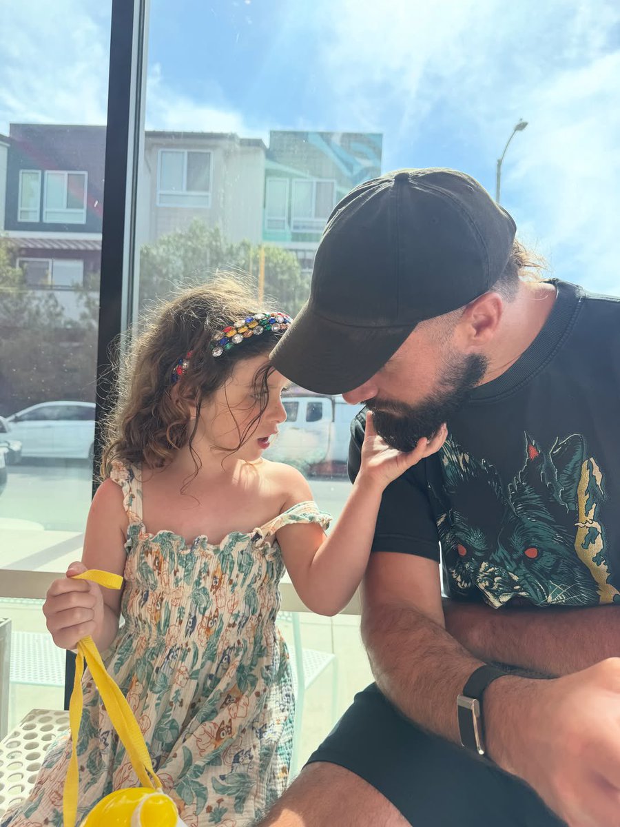 WorldWideMone's tweet photo. To my biggest inspiration, congratulations on another trip around the sun. Happy Birthday, baby. 🎂🤍 https://t.co/4ARNM0ygvK