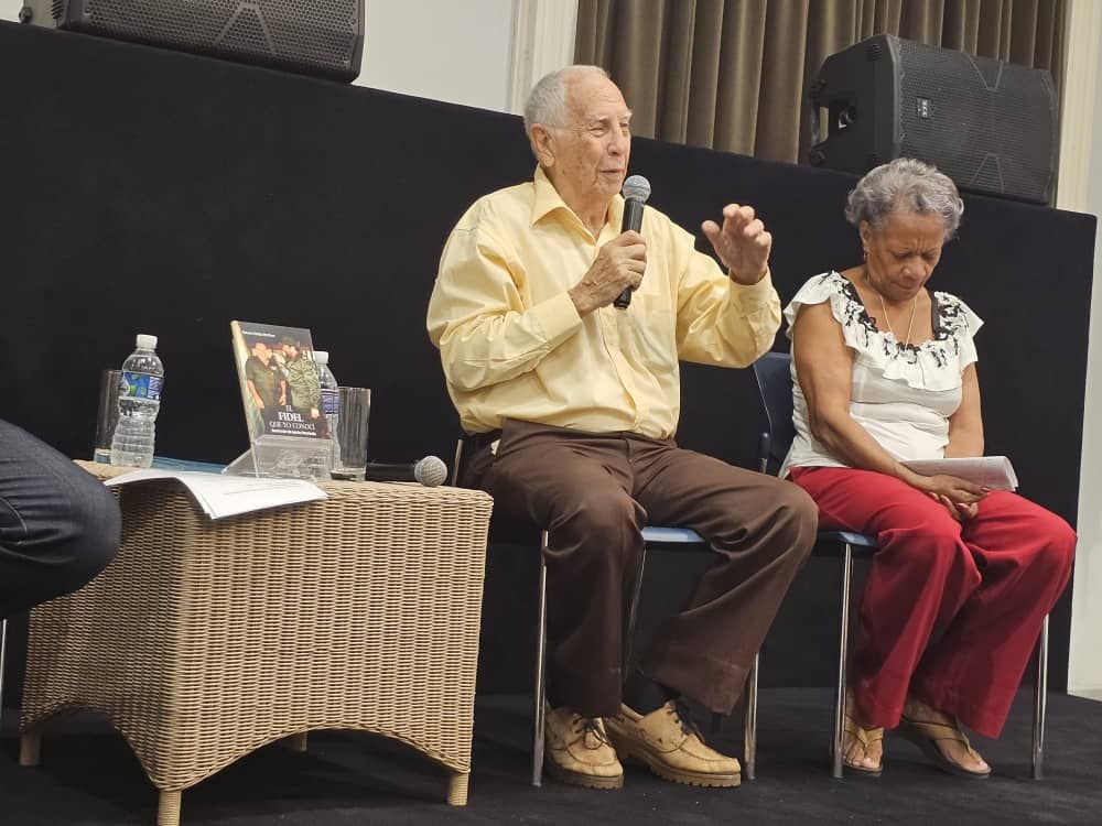 ecsanluis's tweet photo. Roberto J. Valdés no fue un constructor cualquiera: Fidel lo eligió para las misiones más difíciles. Presas, hospitales, el Teatro Nacional… obras que hablan de la grandeza de Fidel: confiar en gente común para sueños extraordinarios. "El Fidel que yo conocí". #100AñosConFidel https://t.co/rkPSaf8tcH