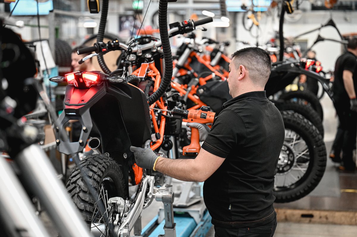 lesecologistes0's tweet photo. Le constructeur de motos autrichien (actionnaire indien) #KTM accusé de fournir des kits pour trafiquer les engins en dehors des normes européennes de pollution 
#2RM #Mobilite 
https://t.co/JA3qwh5iew https://t.co/iE9HdfA1wj