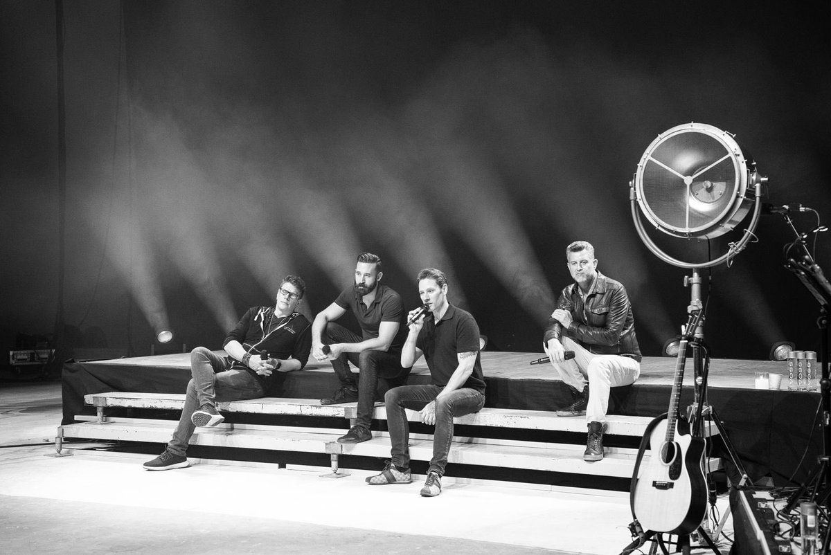 ildivoofficial's tweet photo. Moments behind the magic ✨ https://t.co/1X9Io51J6z