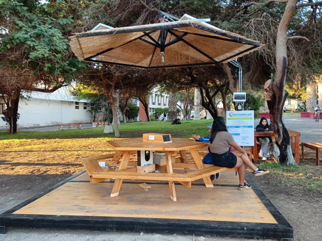 UTarapaca's tweet photo. UTarapacá inaugura OctaSolar: un innovador espacio colaborativo sustentable impulsado por energía solar

https://t.co/gRlynsuptu https://t.co/XF6RqXJIRT