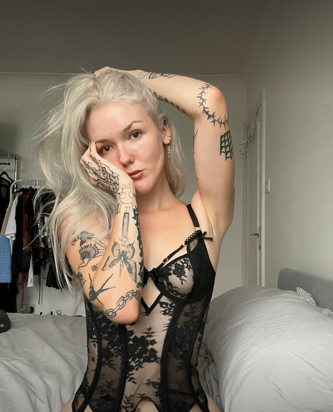 cherryjofficial's tweet photo. Do you like UK girls https://t.co/VUJVEo7MhJ