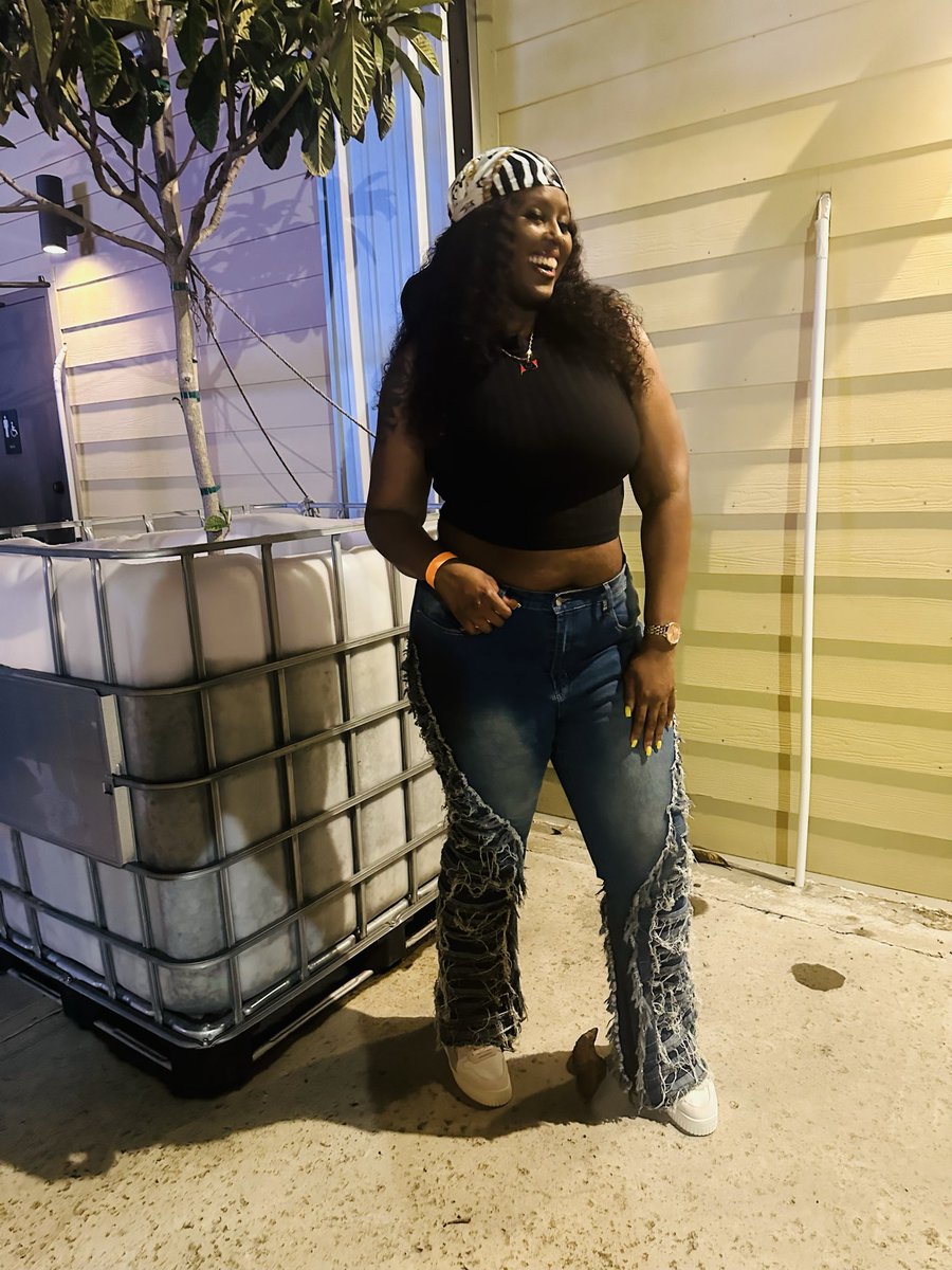queen__brii's tweet photo. 🖤🌃 https://t.co/NwARKxDvdd