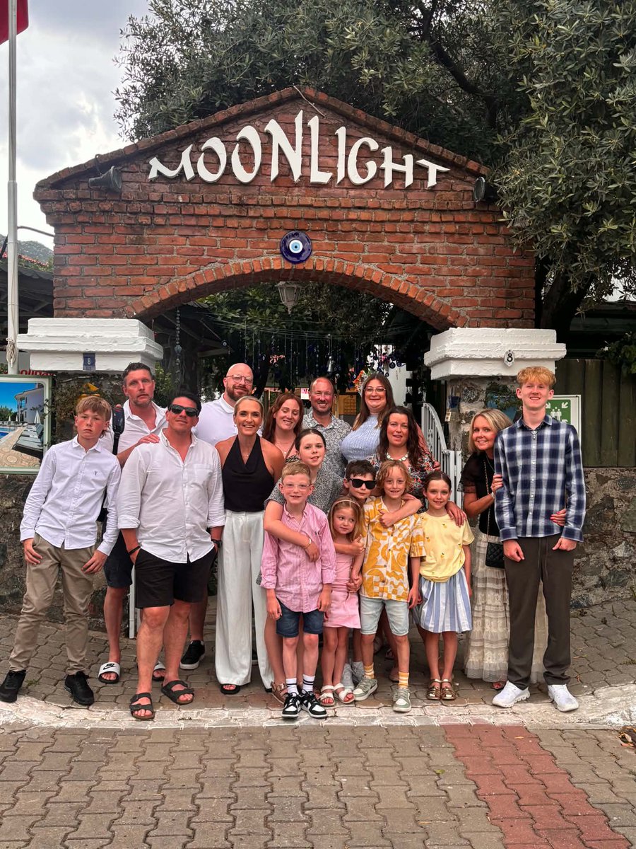 MoonlightApart's tweet photo. Good memories are even more special when shared with family 🤍
Another beautiful moment together at Moonlight 🌝💛 https://t.co/0PJwRuhClR