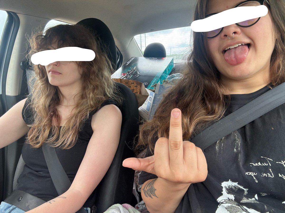 incognitles's tweet photo. Give us some sends while we drive back home 😘
#findom #sph #doubledomme #humiliation #finsub https://t.co/WVL6pIuP9g