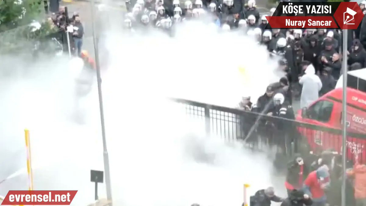 evrenselgzt's tweet photo. 📌 CHP’ye kayyım atanmasında ‘bizlik bir şey’ var

Sarayın aparatı haline gelen Kılıçdaroğlu'na tepki haksız değil, ancak enerjiyi makul bir yerde söndürmek için iktidardan icazet alan bir hedeften fazlası değil

✒️ Nuray Sancar (@mrsdaloway) yazdı

🔗 https://t.co/uUKAGh8AH8 https://t.co/0ZgTw2odI3