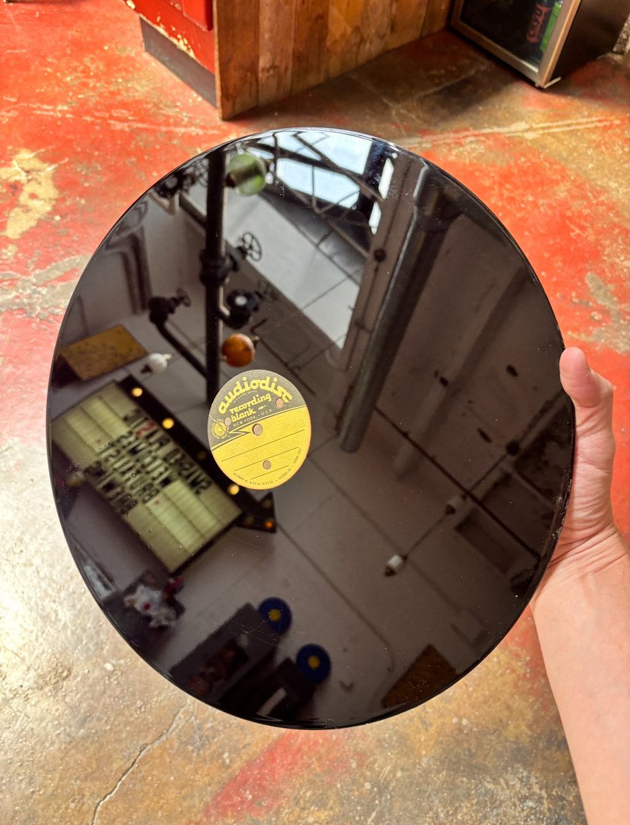 smashedplastic's tweet photo. Any record fans out there know what this is? 
#bigOleBlank https://t.co/fc8b9yr1eW