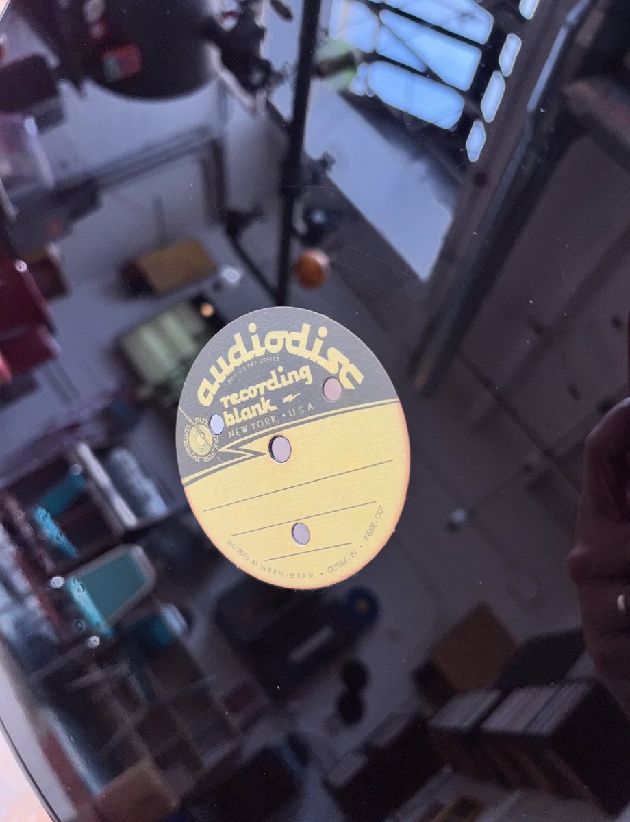 smashedplastic's tweet photo. Any record fans out there know what this is? 
#bigOleBlank https://t.co/fc8b9yr1eW