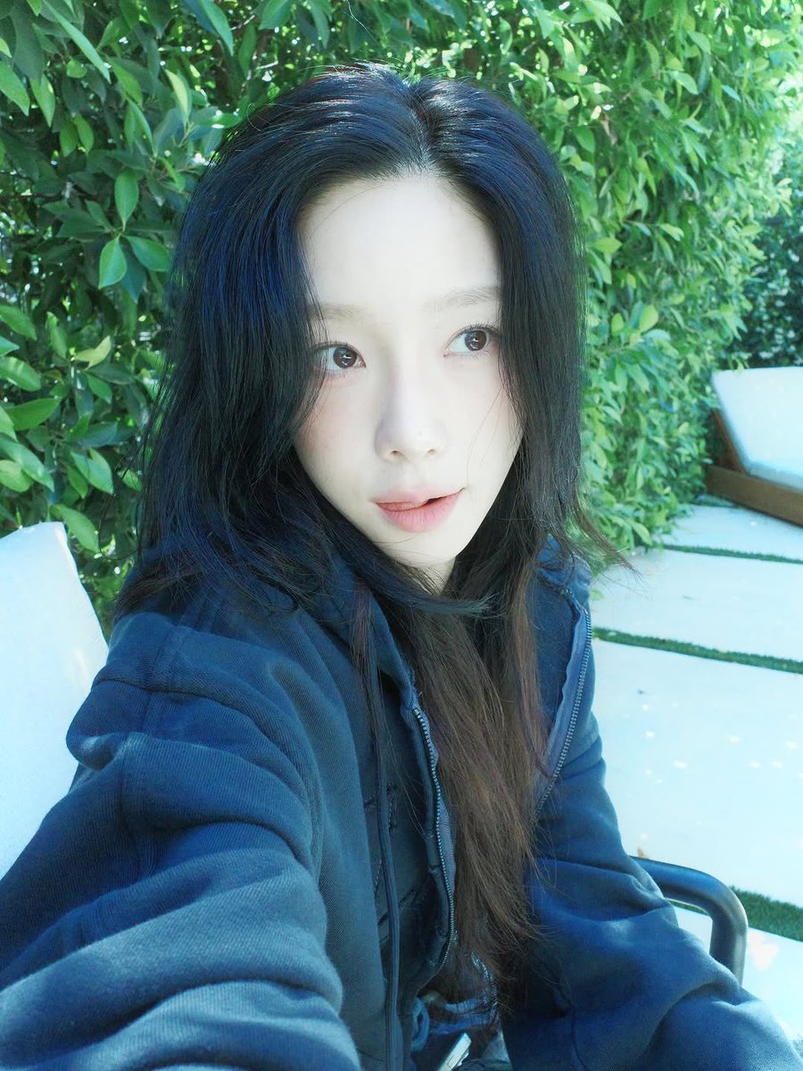 TaeyeonBrasil's tweet photo. [#TAENGSTAGRAM] 28/05/26 - “Dias desleixados recentemente” 

🎧 Dijon - The Dress https://t.co/LYK95LoxqX