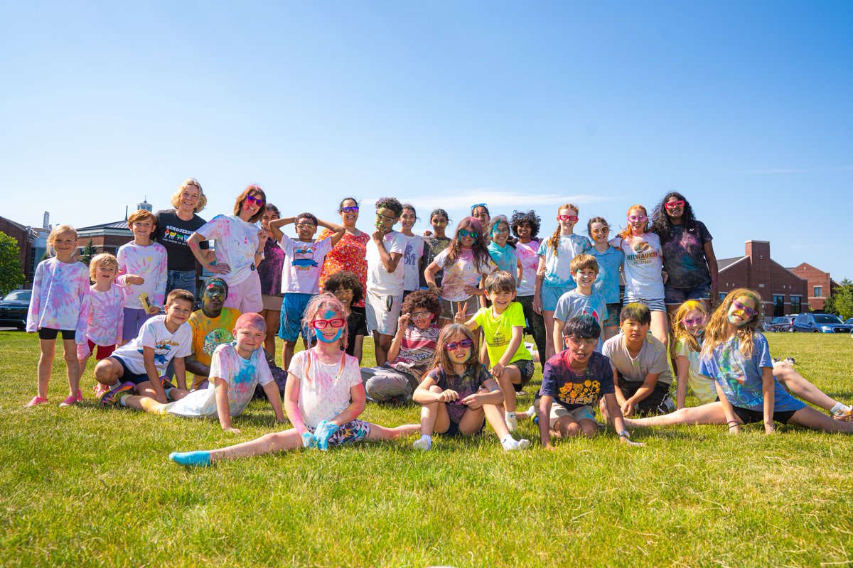 usmsocial's tweet photo. Sorry for the extra laundry, Mom and Dad! 🧼🎨 Our community celebrated Holi, the Hindu festival of color and the triumph of good over evil, with an explosion of color and laughter. It may have been a bit messy, but the core memories were 100% worth it. https://t.co/FUFW8C2V3K