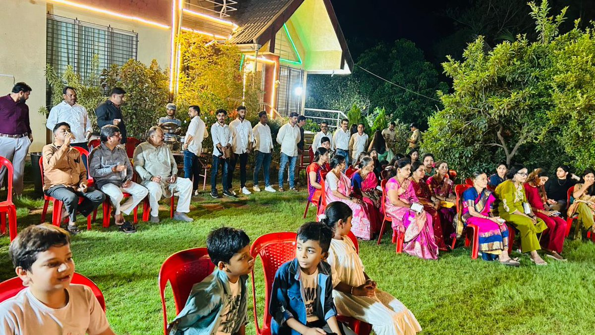 minileshsambare's tweet photo. 📍 विक्रमगड 🗓️२८ मे २०२६
जिजाऊ परिवारातील सदस्य श्री. विपुल पाटील यांचे चिरंजीव कु.अबिर याच्या वाढदिवसानिमित्त विक्रमगड येथे उपस्थित राहून त्यास मनःपूर्वक शुभेच्छा दिल्या.
#JijauParivar #AbirPatil #happbirthday #Vikramgad https://t.co/ASktNdSRcu