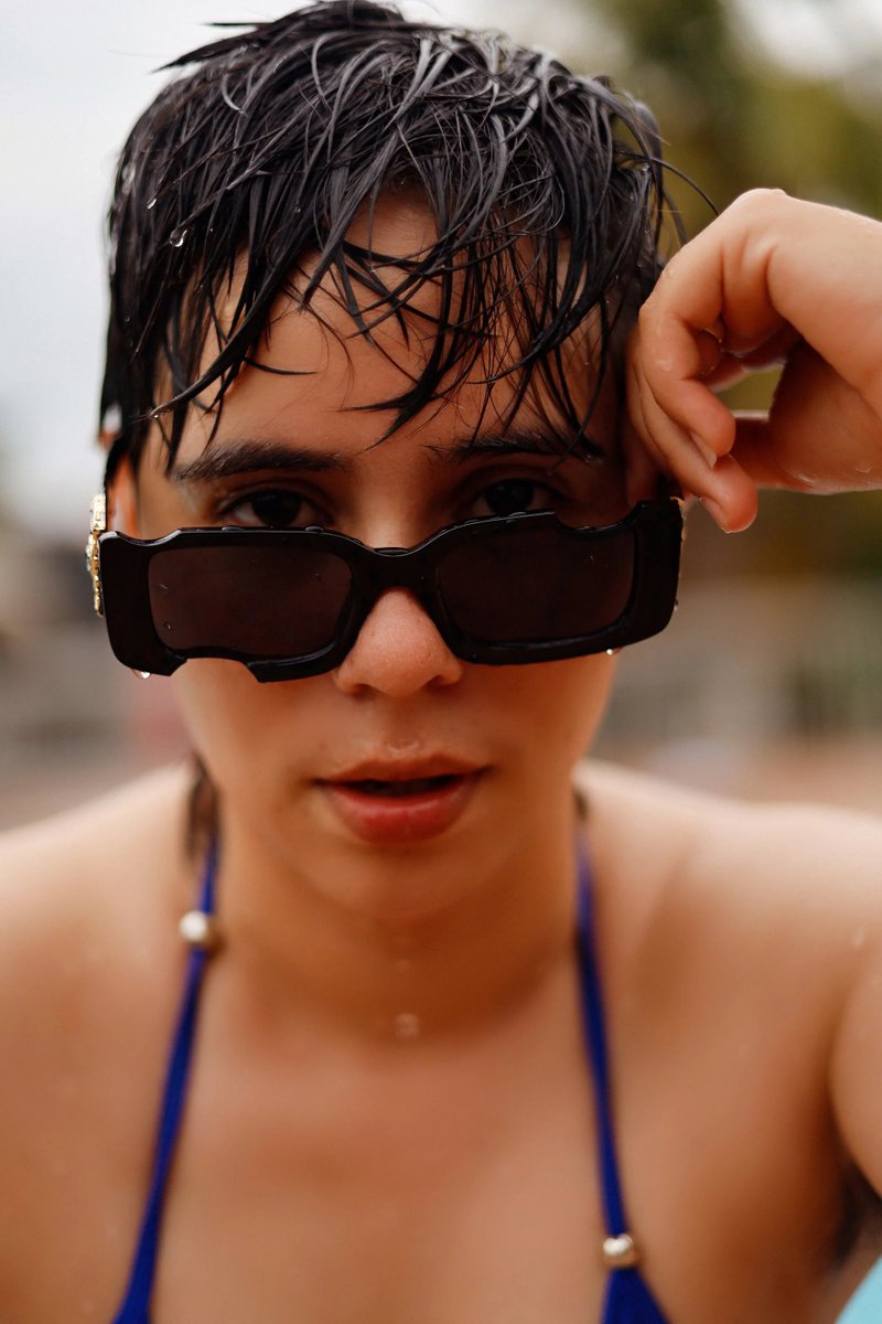 Abby202_'s tweet photo. Behind these glasses, I've got my eyes locked on what I want to do to you... 😏💦 https://t.co/aYt75hwPym